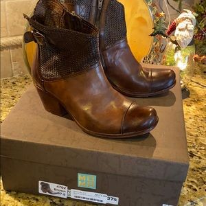 Moma brown leather boots